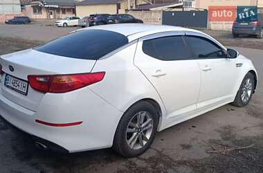 Седан Kia K5 2015 в 