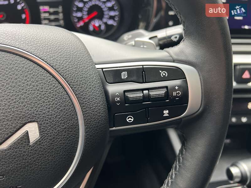 Седан Kia K5 2023 в Киеве