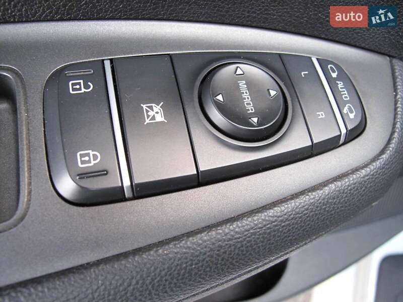 Седан Kia K5 2017 в Киеве