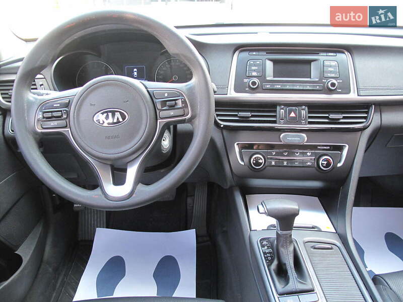 Седан Kia K5 2017 в Киеве