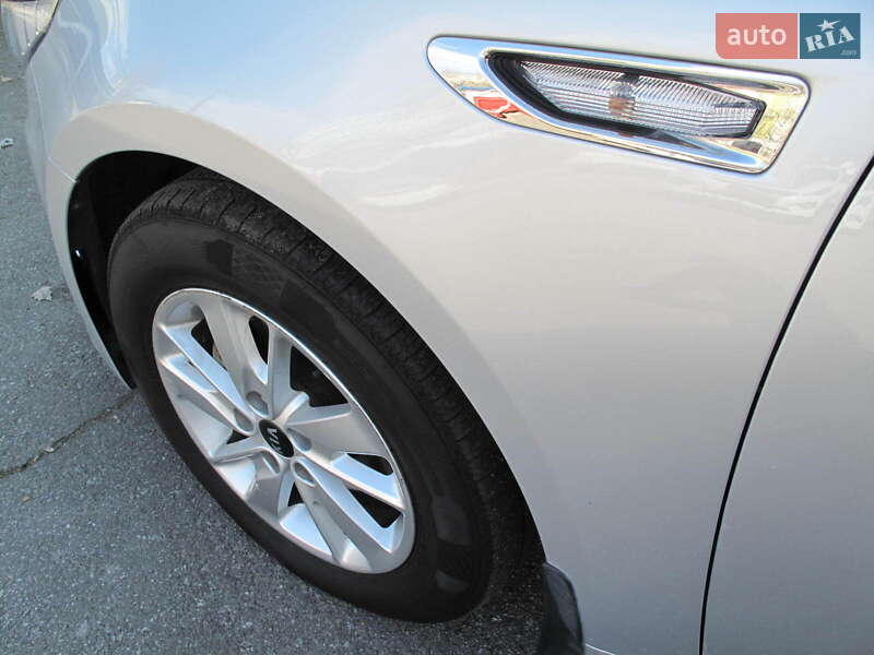 Седан Kia K5 2017 в Киеве
