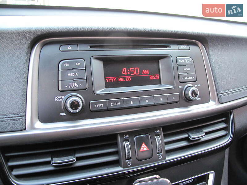 Седан Kia K5 2017 в Киеве