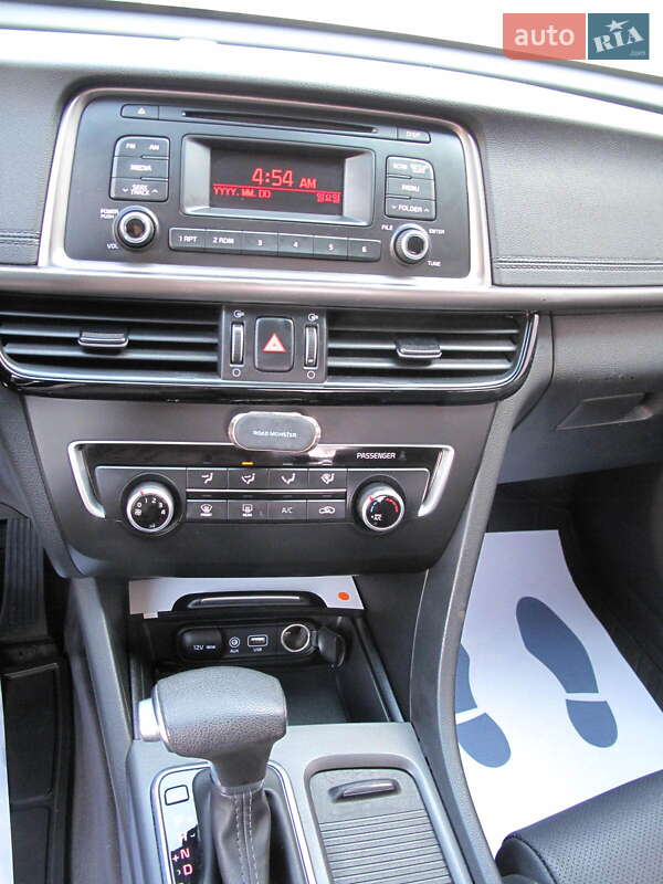 Седан Kia K5 2017 в Киеве