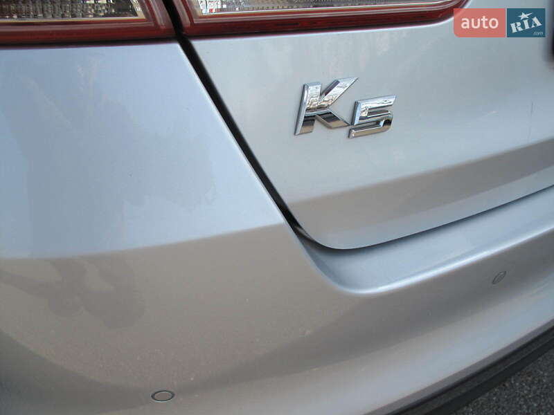 Седан Kia K5 2017 в Киеве