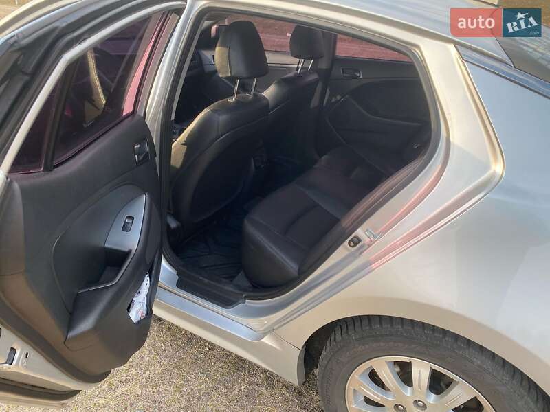 Седан Kia K5 2014 в Києві