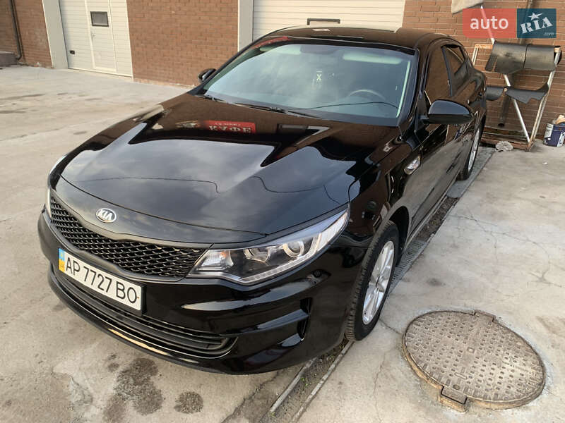 Седан Kia K5 2015 в 