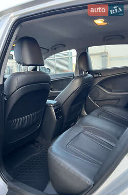 Седан Kia K5 2013 в 
