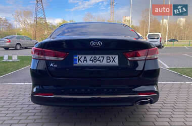 Седан Kia K5 2015 в 