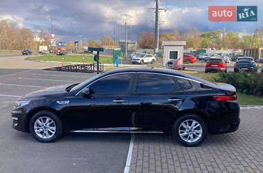 Седан Kia K5 2015 в 
