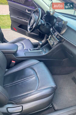 Седан Kia K5 2015 в 