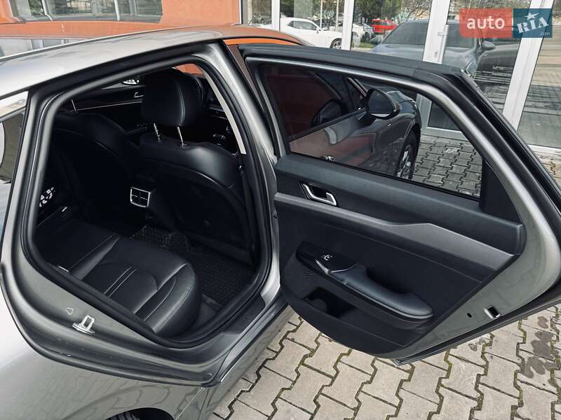 Седан Kia K5 2020 в Одессе