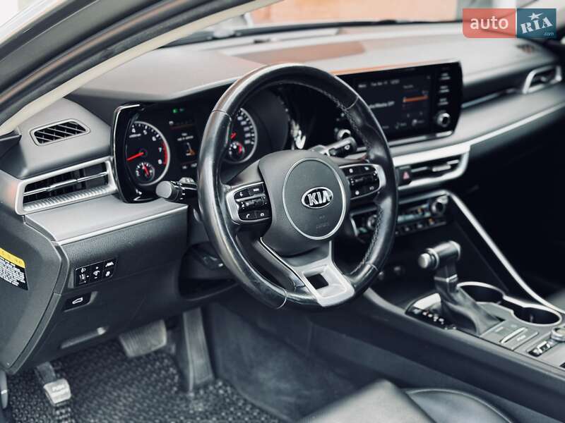 Седан Kia K5 2020 в Одессе