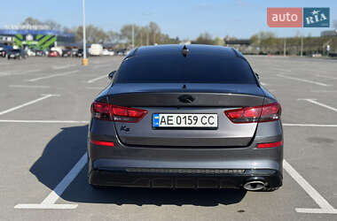 Седан Kia K5 2019 в 