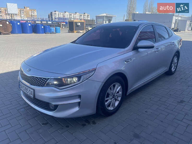 Седан Kia K5 2016 в Одессе