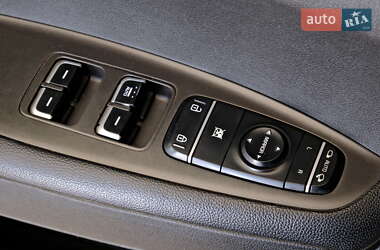 Седан Kia K5 2017 в 