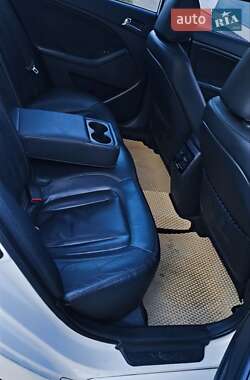 Седан Kia K5 2011 в 