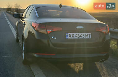 Седан Kia K5 2012 в 