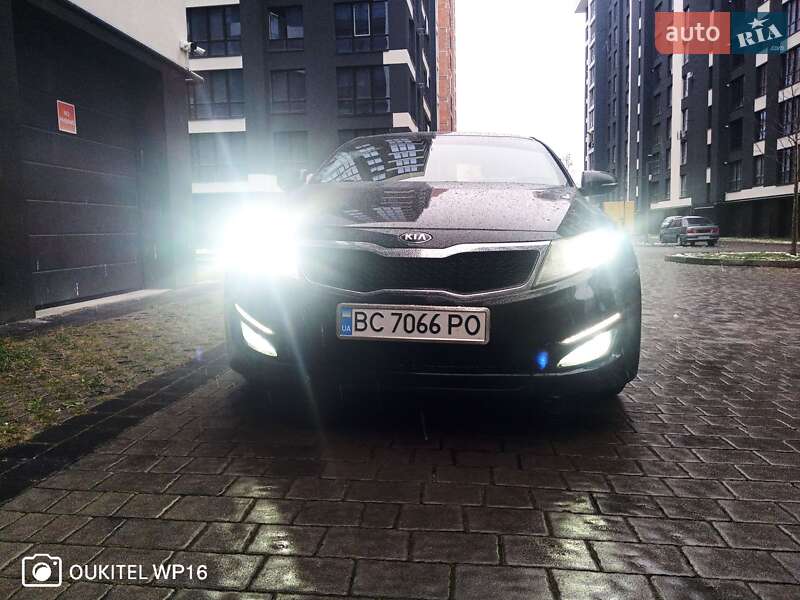 Седан Kia K5 2013 в Ивано-Франковске