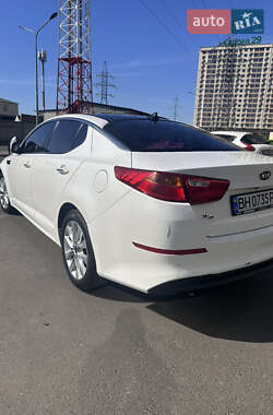 Седан Kia K5 2014 в 