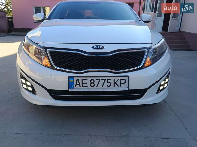 Седан Kia K5 2014 в Дніпрі