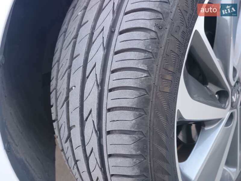 Седан Kia K5 2014 в Дніпрі