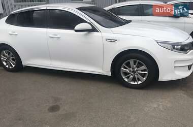 Седан Kia K5 2017 в 
