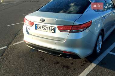 Седан Kia K5 2016 в 