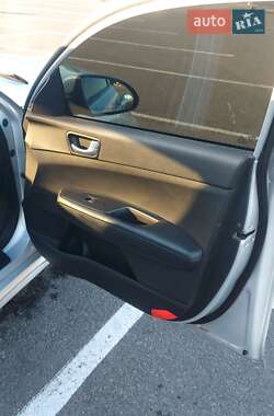 Седан Kia K5 2016 в 