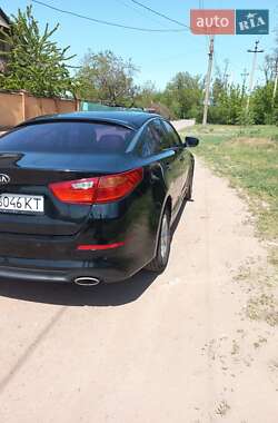 Седан Kia K5 2015 в 