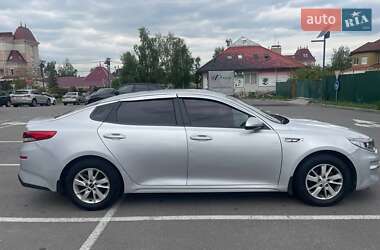 Седан Kia K5 2017 в 