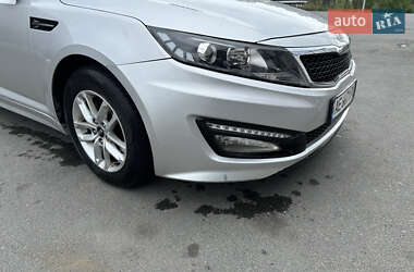 Седан Kia K5 2010 в 
