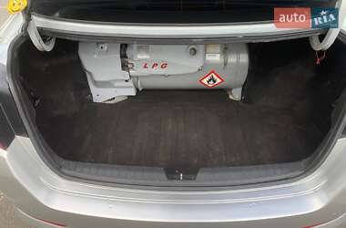 Седан Kia K5 2013 в 