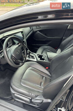 Седан Kia K5 2010 в 