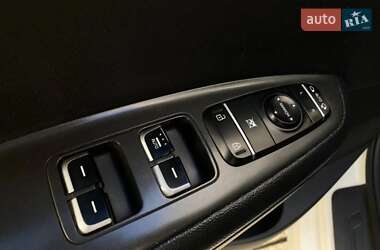Седан Kia K5 2016 в 