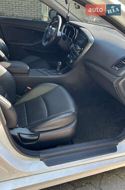 Седан Kia K5 2013 в 