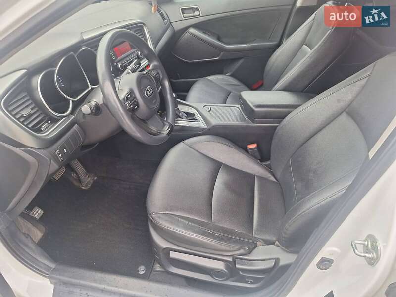 Седан Kia K5 2015 в Дніпрі