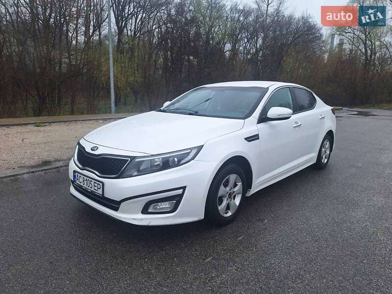 Седан Kia K5 2015 в Дніпрі