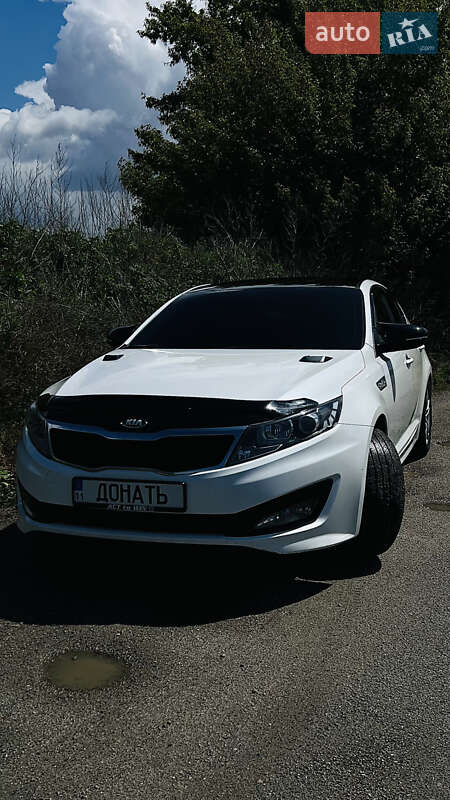 Седан Kia K5 2012 в 