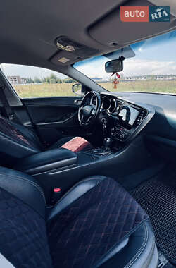 Седан Kia K5 2012 в 