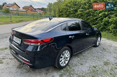 Седан Kia K5 2017 в 