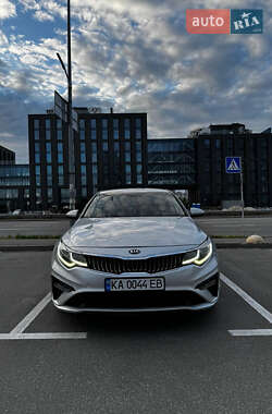 Седан Kia K5 2018 в Киеве