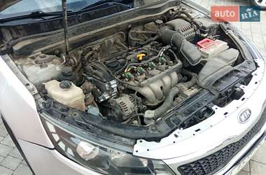 Седан Kia K5 2012 в 