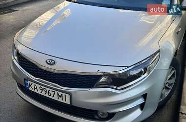 Седан Kia K5 2016 в 