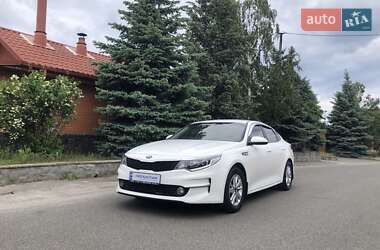 Седан Kia K5 2017 в Киеве