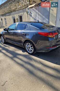 Седан Kia K5 2011 в 