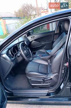 Седан Kia K5 2013 в 