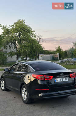 Седан Kia K5 2013 в 