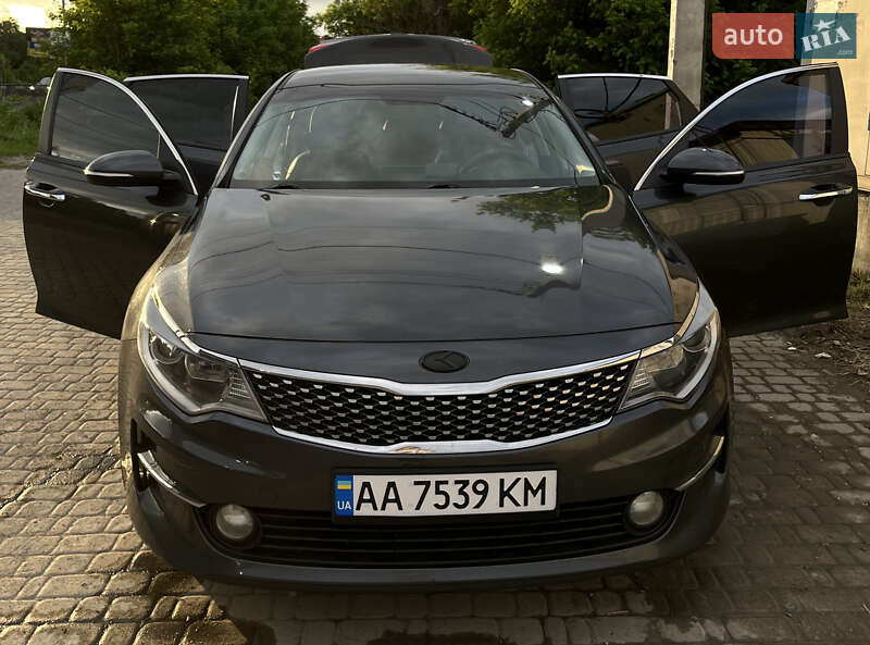 Седан Kia K5 2015 в Ірпені