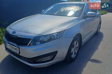 Седан Kia K5 2012 в Винниках