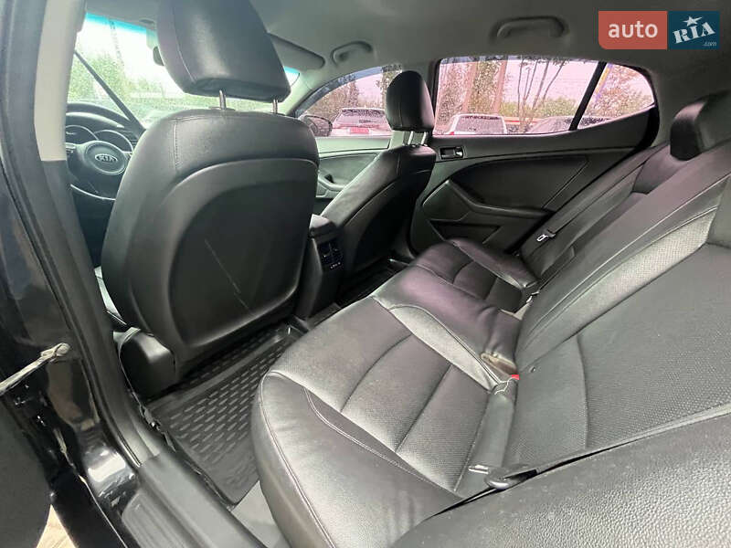 Седан Kia K5 2014 в Кривом Роге